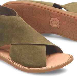 NEW Børn IWA Sandal, Olive Green sleek chic comfort summer sandal Sz 10 NWOT $72